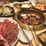 焼肉　韓国料理 八幸苑 - 黒毛和牛焼肉食べ放題ですって！！
            
