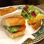 アル ハマル - サバサンドランチ