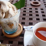 万国津梁館カフェテラス - 琉球ティラミスと紅茶