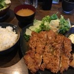 美味物問屋 うれしたのし屋 - チキンカツ定食　2015.08再訪