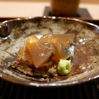 神楽坂 石かわ - 「煮物」蒸し鮑、煮汁ジュレ掛け　2015年6月