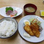 おかもと鮮魚店  - 日替わり定食（フライ）７００円（税込）