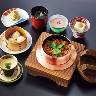 ◆Taste of the season◆Enjoy the exquisite kamameshi served by Ume no Hana