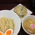 つけ麺ヒーローズ - ゴマつけ麺 並盛+味玉+野菜ダブル