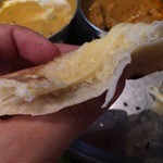 タンドールバル カマルプール - やっぱ飲んべにはゴルゴンゾーラよりチーズの方が良いですね。