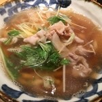 本町製麺所 天 - イベリコ豚のはりはりうどん