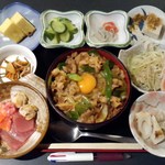 2015.8.25。スタミナ丼セット、ラーメンが来る前（食べる前）。