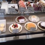 和洋菓子なかがわ - 陳列のケーキ