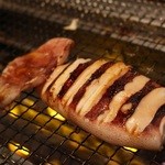 Kaki Goya - イカの丸焼き、焼きあがるとふっくら。見た目の変化が楽しいです。