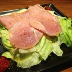 下北沢 とろける大人のハンバーグ - シャキシャキレタスとハムたっぷりのサラダ
