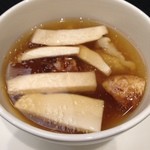 スーツァン・レストラン陳 渋谷店 - マツタケの黄金スープ