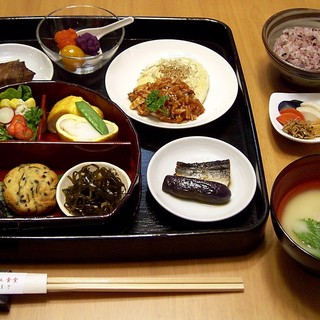 にんじん食堂 うずまさ_1