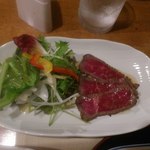 おりおり - ローストビーフに生野菜、オリーブオイルメインのドレッシング