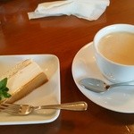 グリーティング - 食後のケーキとコーヒー。