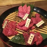 七輪焼肉 肉屋 - 漆器盛り