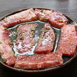 七輪炭火焼肉・ホルモン 遊輪 - 和牛カルビ