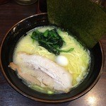 吟家 - 濃厚とんこつ塩ラーメン