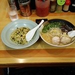 博多ラーメン華 - ラーメン定食