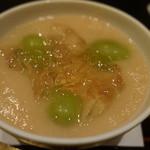 日本料理 晴山 - 桃のすり流し、シャインマスカットのせ、桃のジュレ