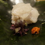 日本料理 晴山 - 淡路島産鱧　炭やきたたき、ゆずこしょう添え