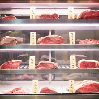 華やかな香りと濃厚な味、まさに”熟成肉”の醍醐味。