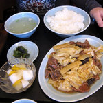 龍門 - 牛肉とキャベツ炒め(醤油)６００円