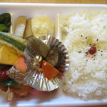 まごころ弁当 - 幕の内弁当は内容が日替わりで４３０円でした