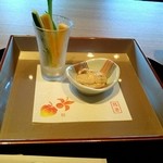 鮨・日本料理 暦 - 暦弁当 野菜スティック 
            イカ塩辛と明太ソース
