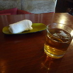 ニート - 料理写真:おしぼりと冷茶