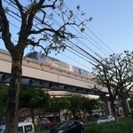 Ringa Hatto - 銀河鉄道９９９号がお店のそばを通っています。