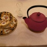 ラーデン - 真ん中のは砂時計です。　なんに使うと思いますか？