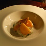 THE FUJIYA GOHONJIN - Dessert 枇杷のマリネとリコッタクリーム（ウィステリアコース）