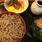 そば処 田中屋 - 鰻丼（小）と冷たい蕎麦