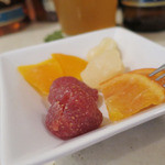 酒の宮里 - ドライフルーツ（300円）