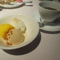 ビューアンドダイニングザスカイ - マンゴージェラート、ほうじ茶ジェラート、ミルクジェラート