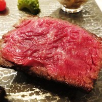 トロワフレーシュ - 炉窯炭焼きステーキ
                　鳥取県 田村さんのサーロイン
                　群馬県 鳥山畜産のイチボ