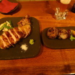 GRILL THE VOND - 菜の花うましポーク骨付きロース（３００ｇ、２，６００円）とオックステールの焼きお握り