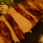 GRILL THE VOND - ピンク色に美味しそうに焼き上がった菜の花うましポーク骨付きロース