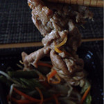日本亭 - 肉は、この塊1個だけ