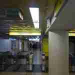 柳屋 - 改札をスイスイSuicaで抜けていきます。