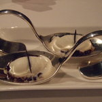 オーベルジュ・ド・リル - 黒糖ゼリーとフローズンヨーグルトムース