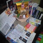 旅の宿 葆光荘 - 外人さん用の資料もいっぱいあります