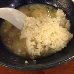 鳥料理 有明 - ご飯を投入