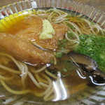 Tsuchibashi Soba Kichiemon - キツネ（甘煮油揚げ）トッピングの冷やしタヌキ？蕎麦