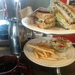 ショコラ ショコラ コーヒー - 日替わりサンドイッチのランチのセット(シンプルランチ)