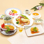 [Yohikari] Lunch-only course featuring both the famous spiny lobster salad and fried carapace & cream Croquette