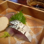 泉や - 4回目④お造り　いなだ　〆ごま鯖 
      