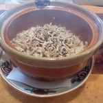 泉や - 4回目⑨〆の土鍋めしは　じゃことゆかり 