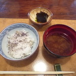 泉や - 4回目赤出汁と香の物