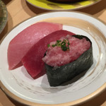 回転寿司 函館まるかつ水産 - 2015年8月。まぐろ三好832円。